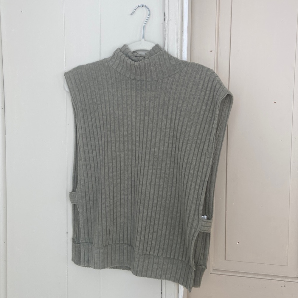 SHEIN Sweater Vests